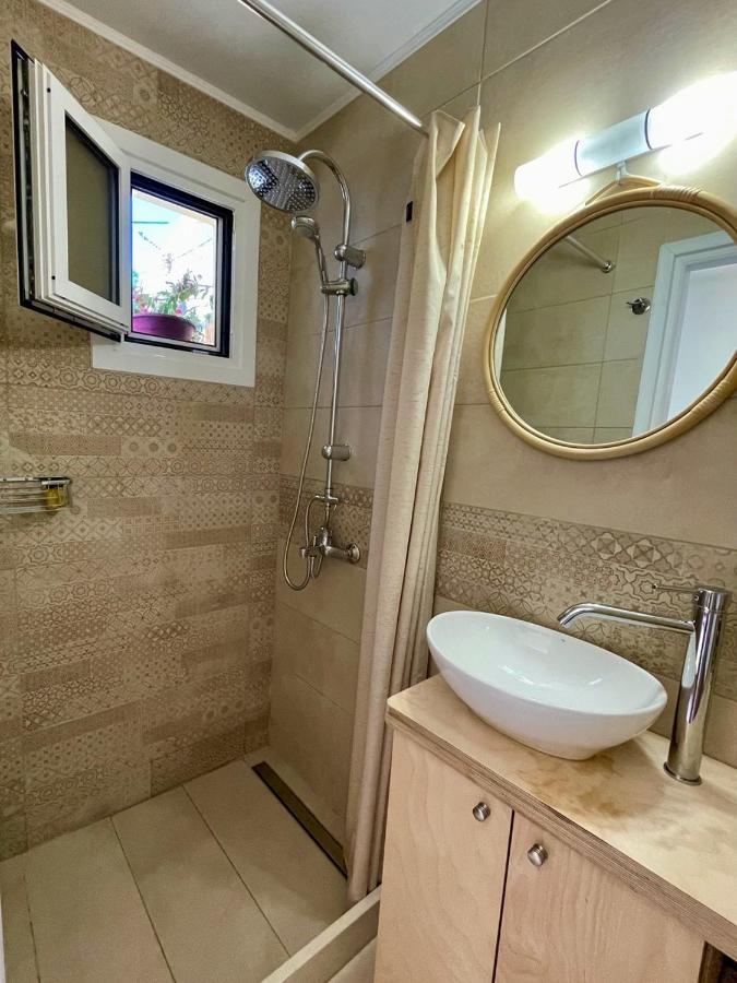Ilianas Place Ágios Matthaíos エクステリア 写真