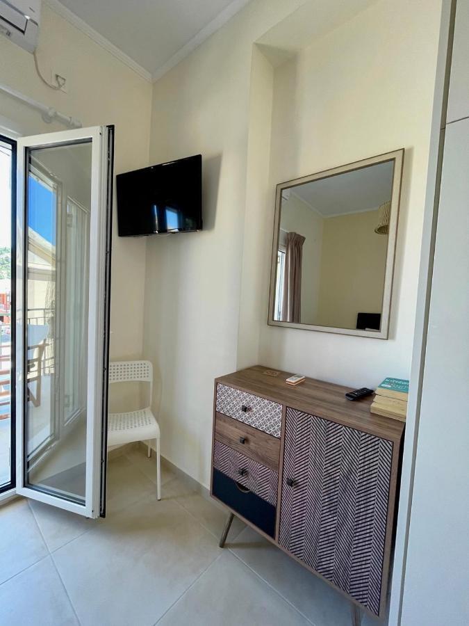 Ilianas Place Ágios Matthaíos エクステリア 写真