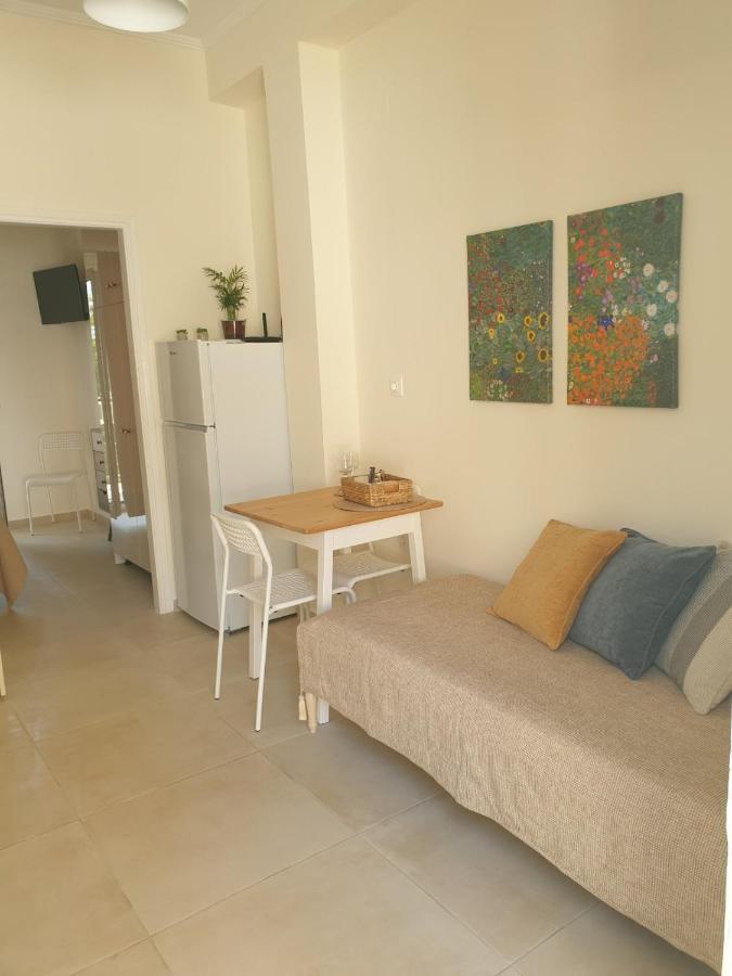 Ilianas Place Ágios Matthaíos エクステリア 写真